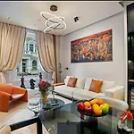 Stylish London Stay - Walk To Top Sights